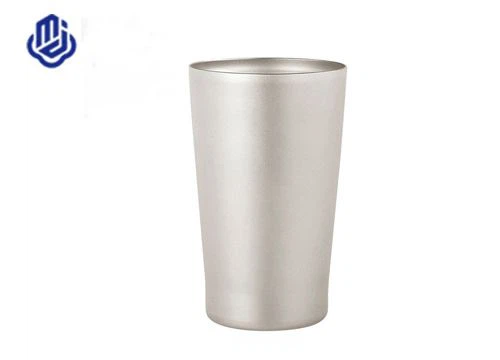 Coupe de bière en titane